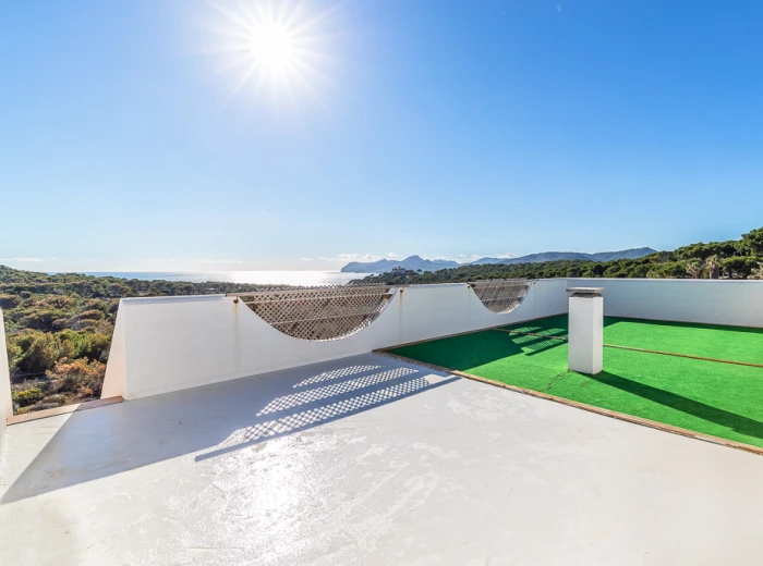 Moderne villa met zeezicht en verhuurvergunning in Els Pelats-10