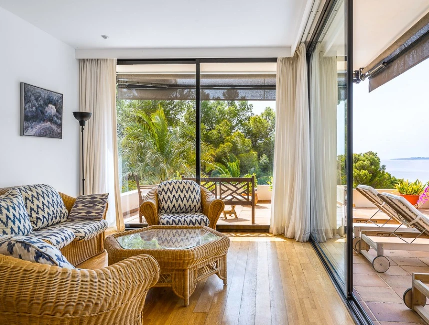 Mansion with sea views and rental license in Costa de los Pinos-4