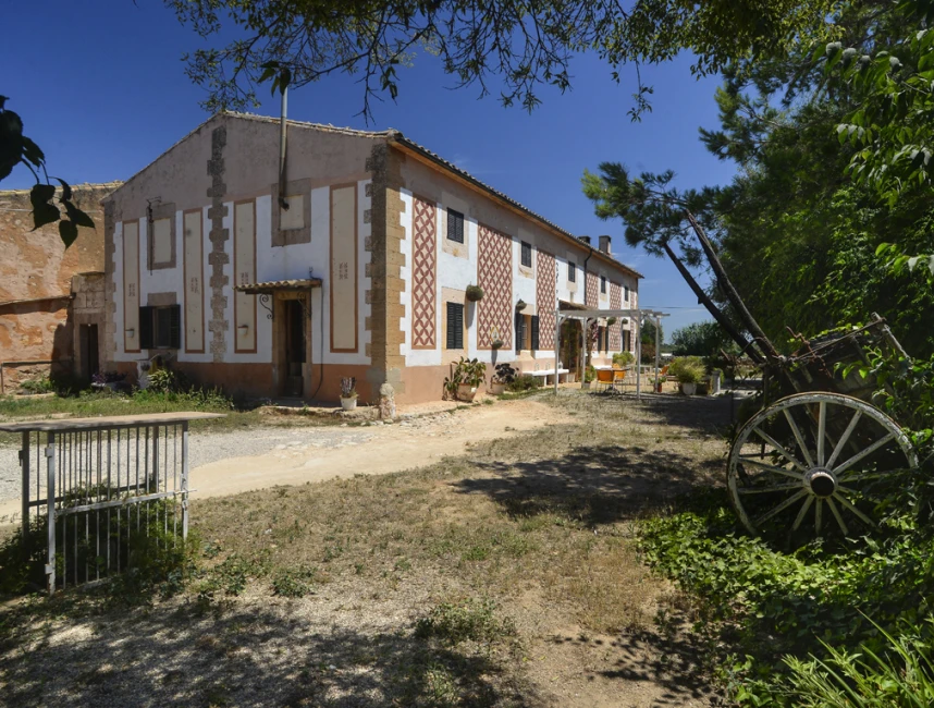 Exceptional country house near the beach in Llucmajor-1