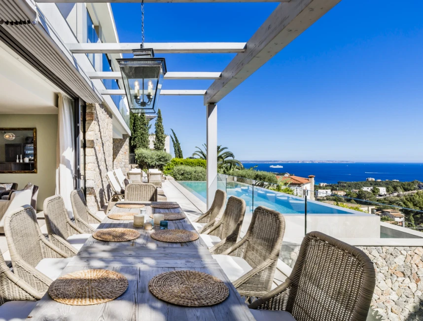 Outstanding Villa with breath-taking sea views-3