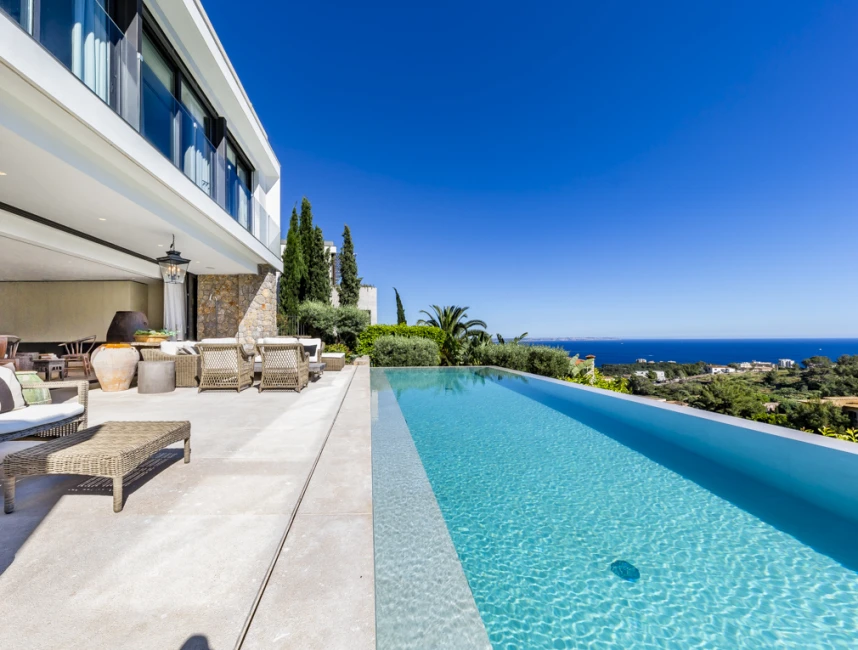 Outstanding Villa with breath-taking sea views-2