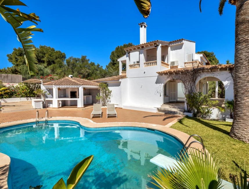 Family-friendly villa in walking distance to the beach-1