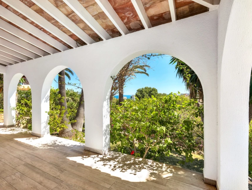 Family-friendly villa in walking distance to the beach-15