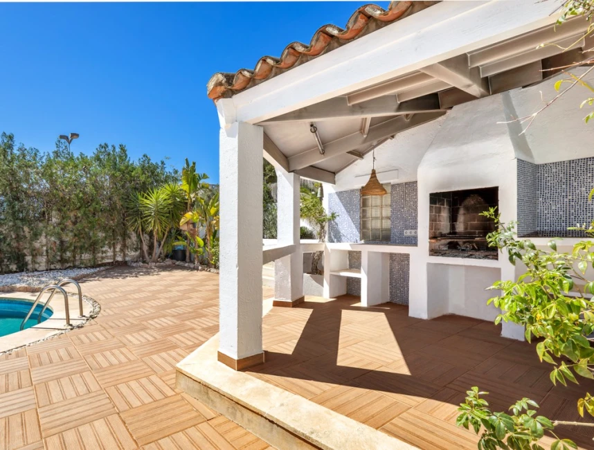 Family-friendly villa in walking distance to the beach-20