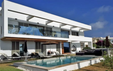 Modern villa med fantastisk utsikt