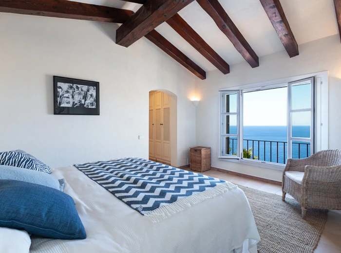 Mediterranean Villa with magnificent sea views-13