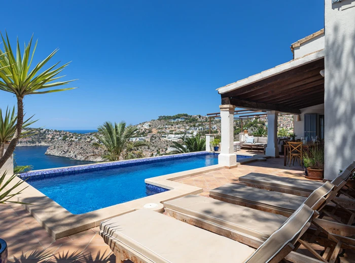 Mediterrane villa met prachtig uitzicht op zee-2