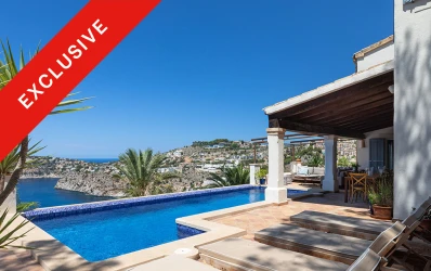 Mediterrane villa met prachtig uitzicht op zee