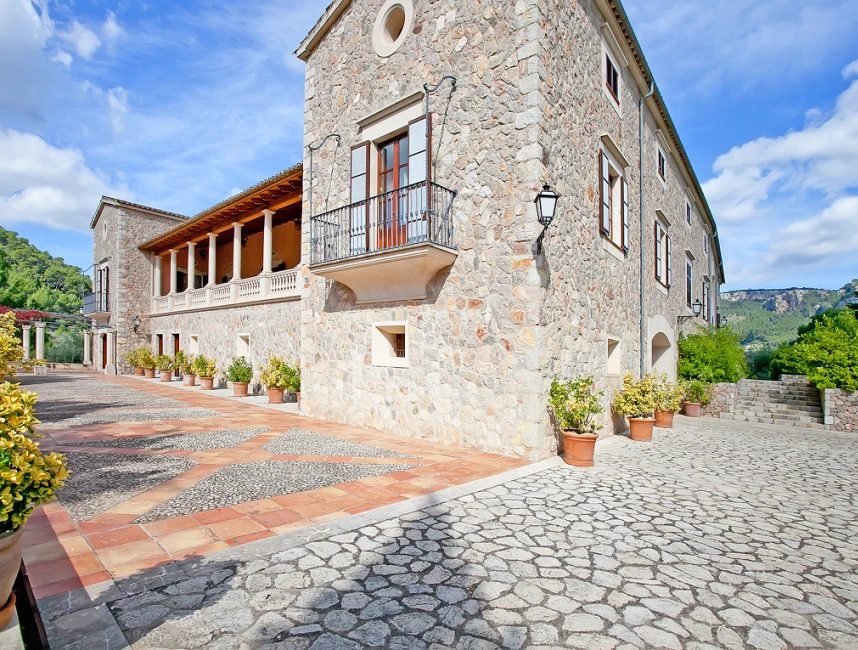 Squisita casa padronale nella valle di Tramuntana a Puigpunyent, Maiorca-2
