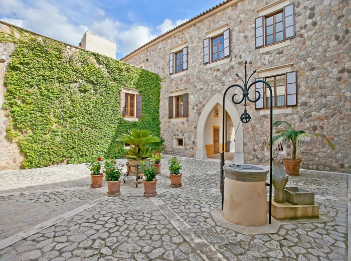 Exquisite Manor House amidst the Tramuntana Valley in Puigpunyent, Majorca-3