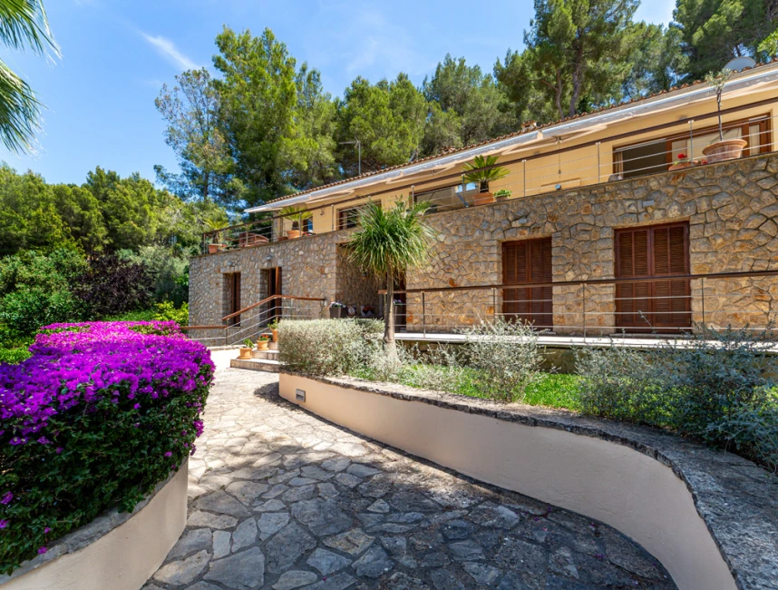 Great mediterranean villa in Son Vida-20