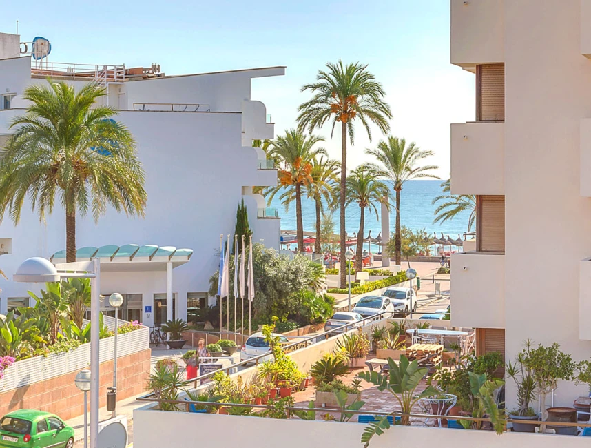Appartement rénové et lumineux avec vue sur la mer, Palma Beach-1
