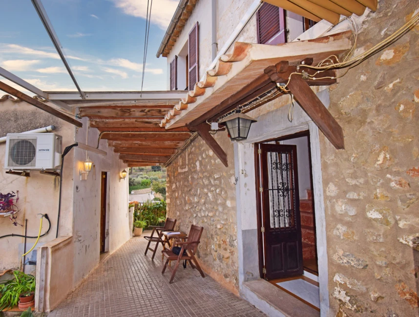 Casa de pueblo única con preciosas vistas en Alaró-2