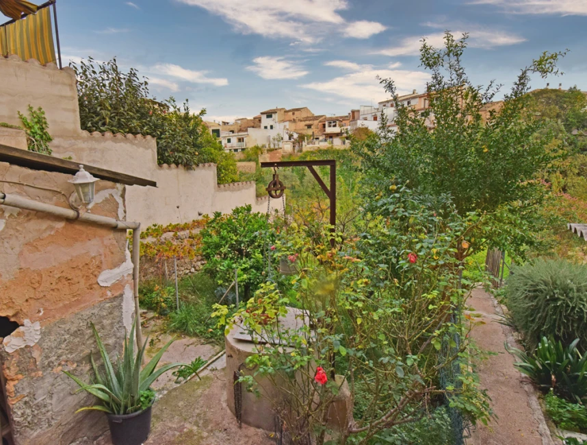 Casa de pueblo única con preciosas vistas en Alaró-8