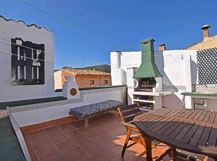 Townhouse with garage in Alaró-14