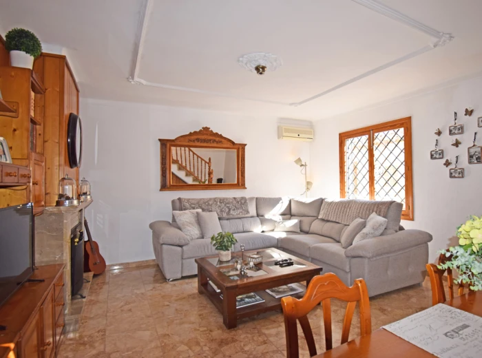 Townhouse with garage in Alaró-2