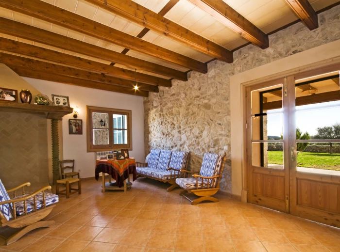 Casa di campagna tradizionale in pietra in un ambiente romantico a Lloret de Vista Alegre-3