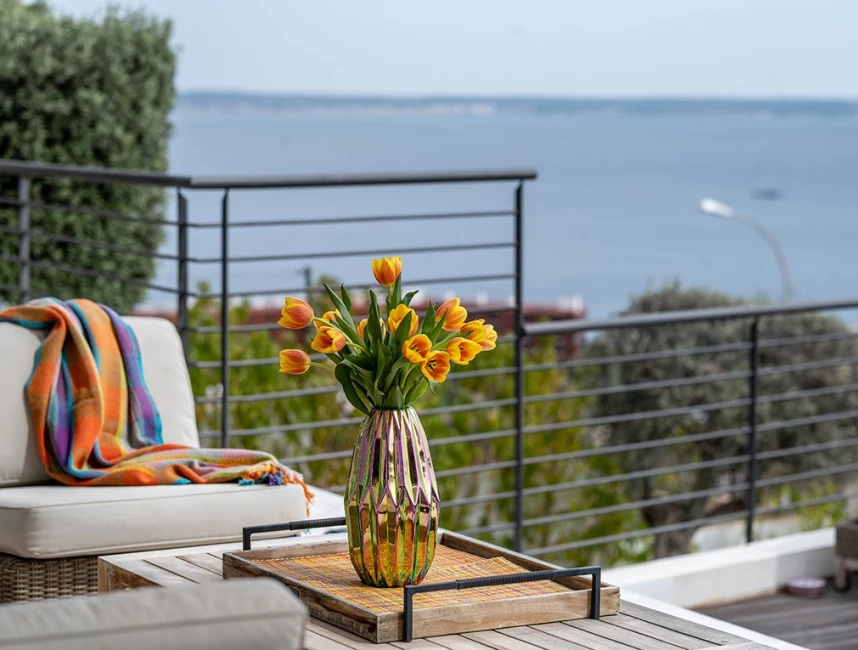 Villa avec vue sur la mer dans un quartier résidentiel calme-11