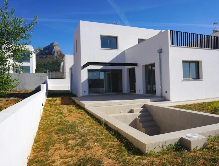 Nieuwbouw villa met zeezicht en zwembad in Colònia St. Pere-1