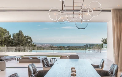 Ultra-moderne villa met prachtig uitzicht op zee