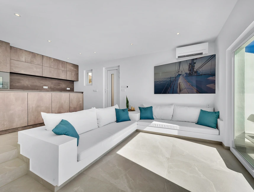 Modern apartament amb vista al mar en primera línia-12