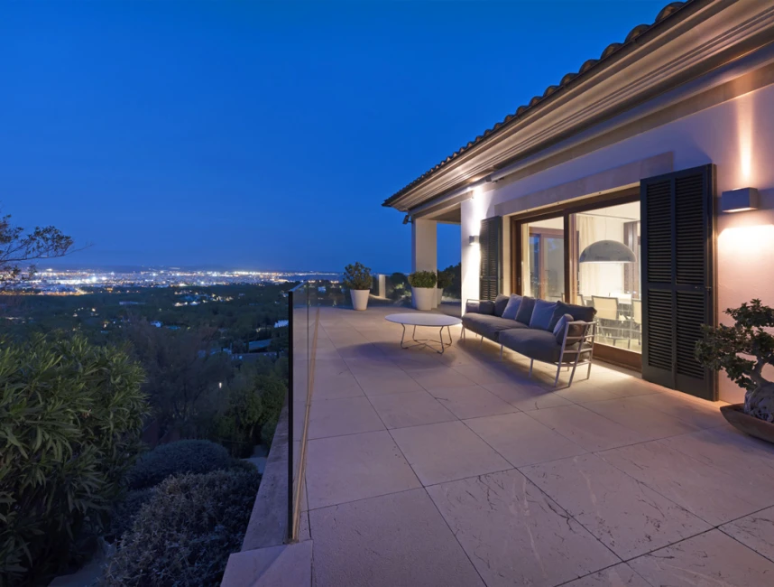 Luxury villa with views of the bay of Palma-24