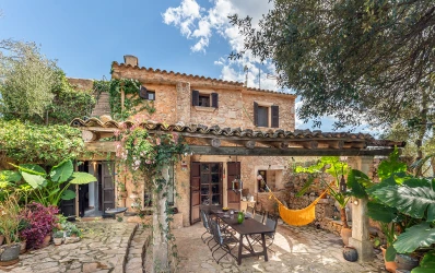Charming finca with pool in an idyllic location