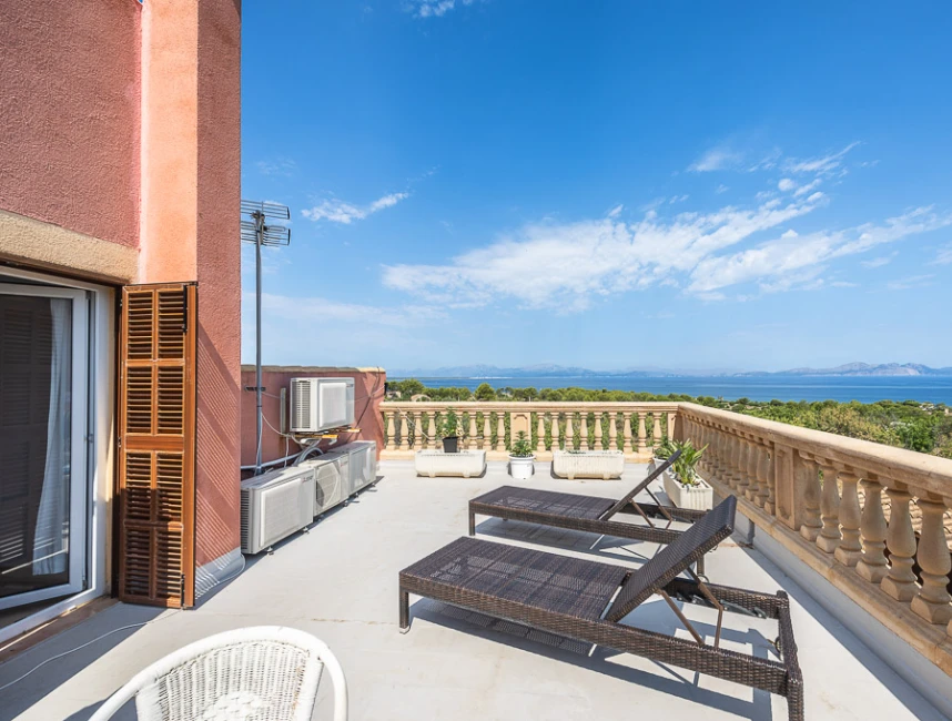 Property with magnificent sea views and tourist rental licence near Colónia St. Pere-11