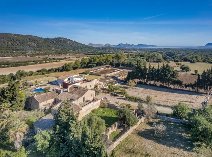 Beautiful old finca with renovation project very close to Pollensa-5