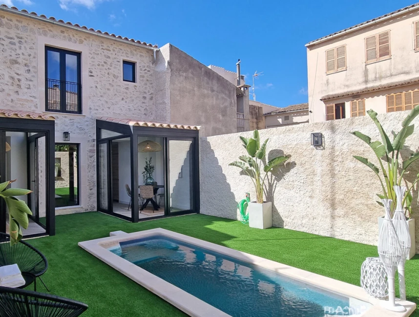 Cosy townhouse with swimming pool in San Juan-1