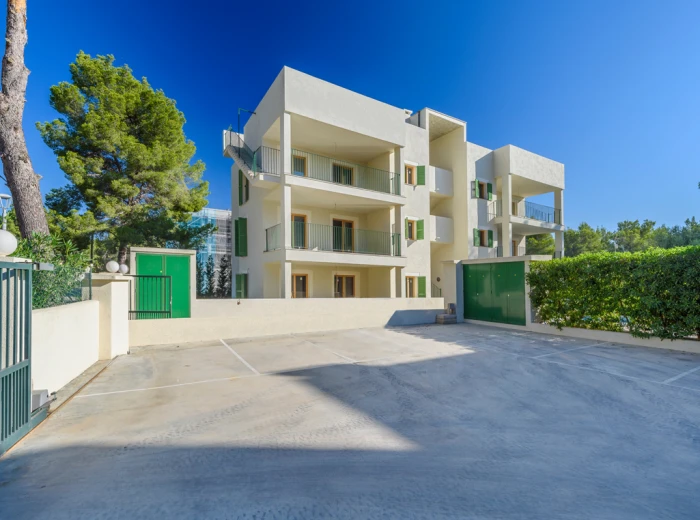 New Apartment Development with Community Pool near the Sea in Puerto Pollensa-10