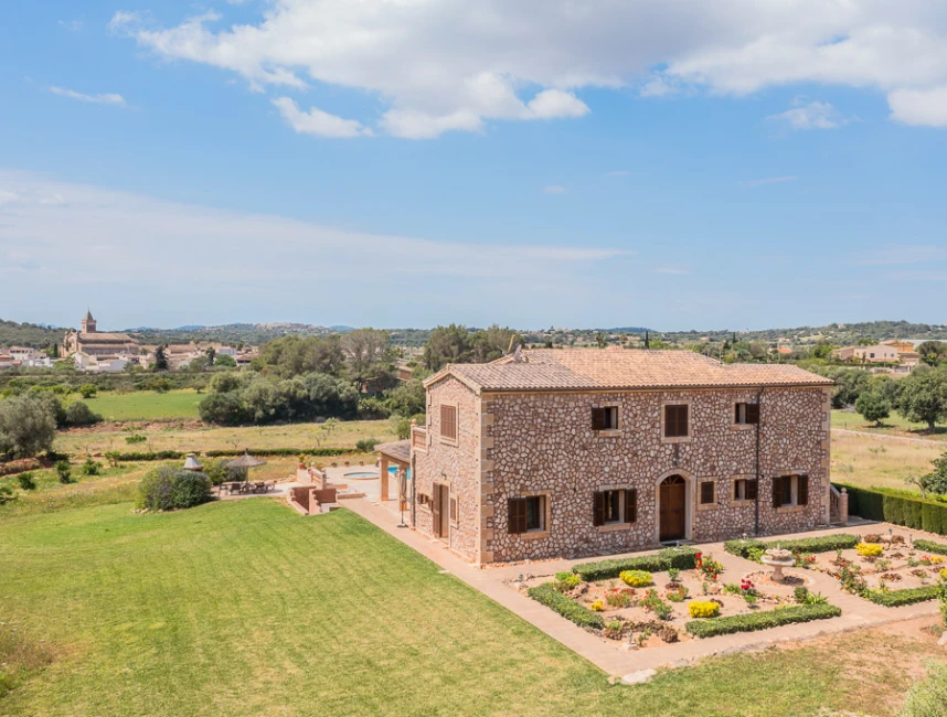 Traditional style natural stone finca with rental licence in Son Carrió-3