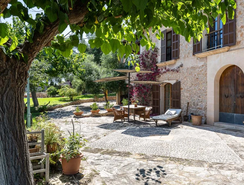 Impressive finca with a lot of character in an idyllic location-4