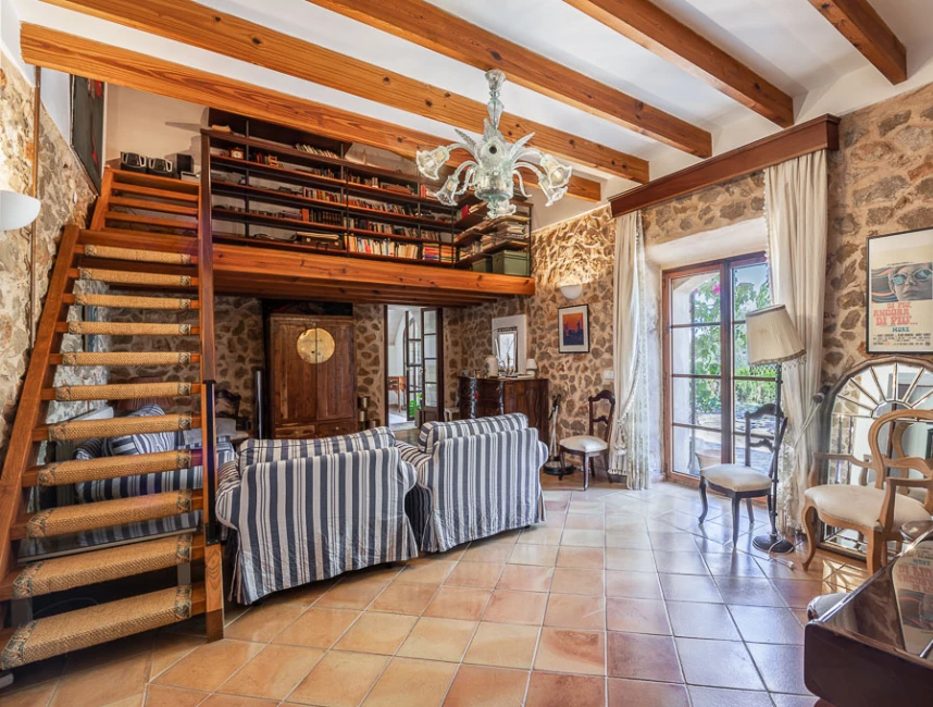 Impressive finca with a lot of character in an idyllic location-8