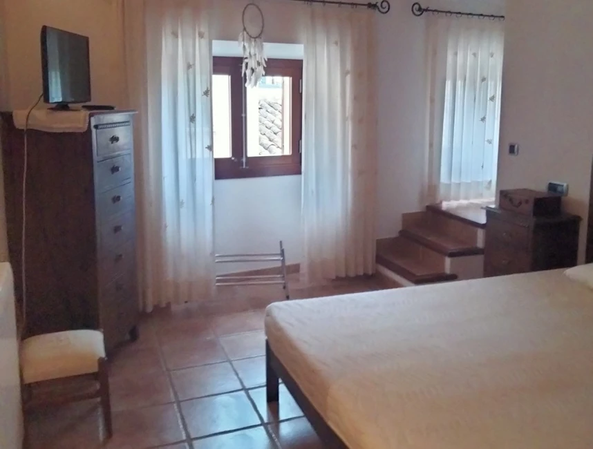 Centrally located quality duplex in Pollensa-16