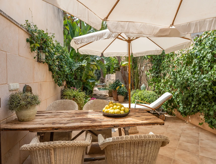 Charming, light-filled oasis in the heart of Santayí-6