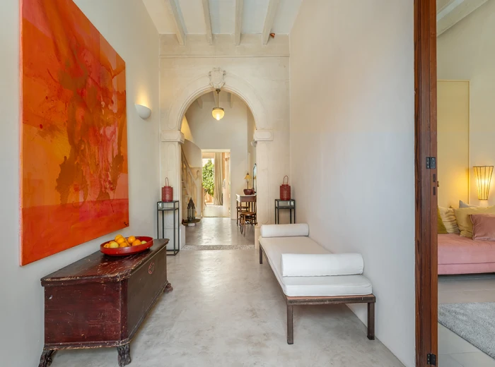 Charming, light-filled oasis in the heart of Santayí-2
