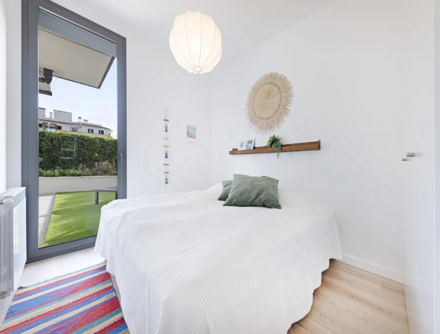 Soleggiato appartamento con giardino in un moderno complesso residenziale-10