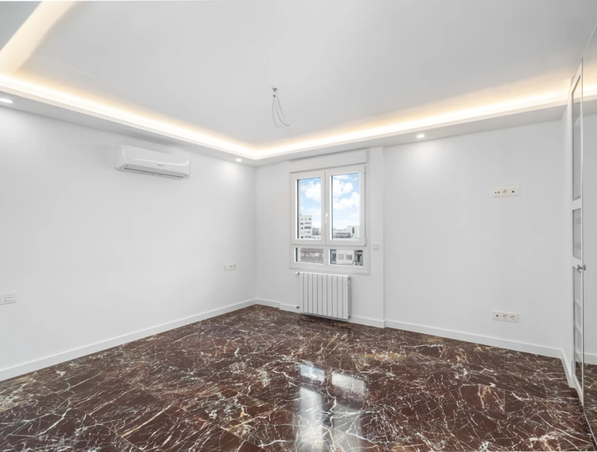 Partly renovated penthouse with terraces & parking-7