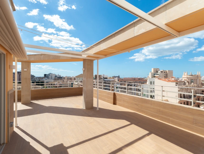 Partly renovated penthouse with terraces & parking-3