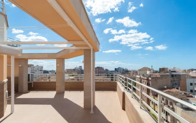 Partly renovated penthouse with terraces & parking