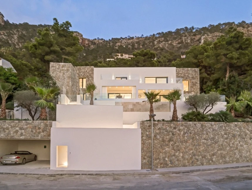 Vila moderna amb meravelloses vistes al mar-16