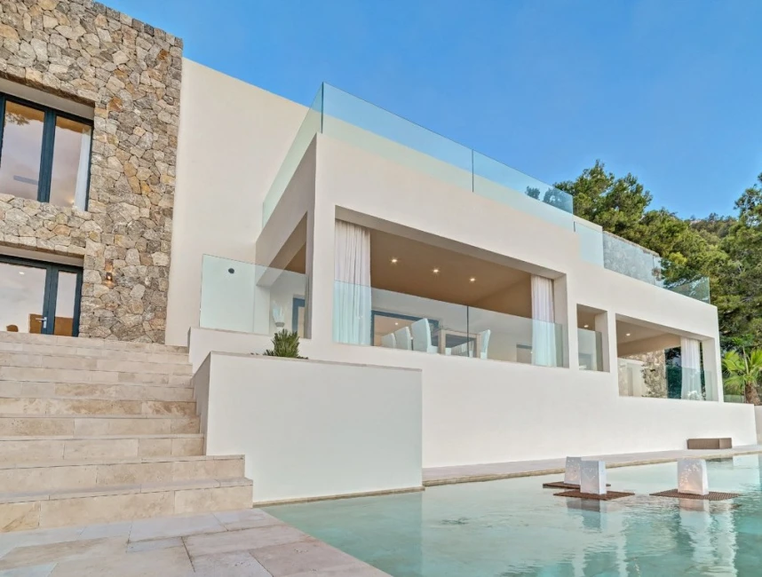Moderne villa met adembenemend uitzicht op zee-13