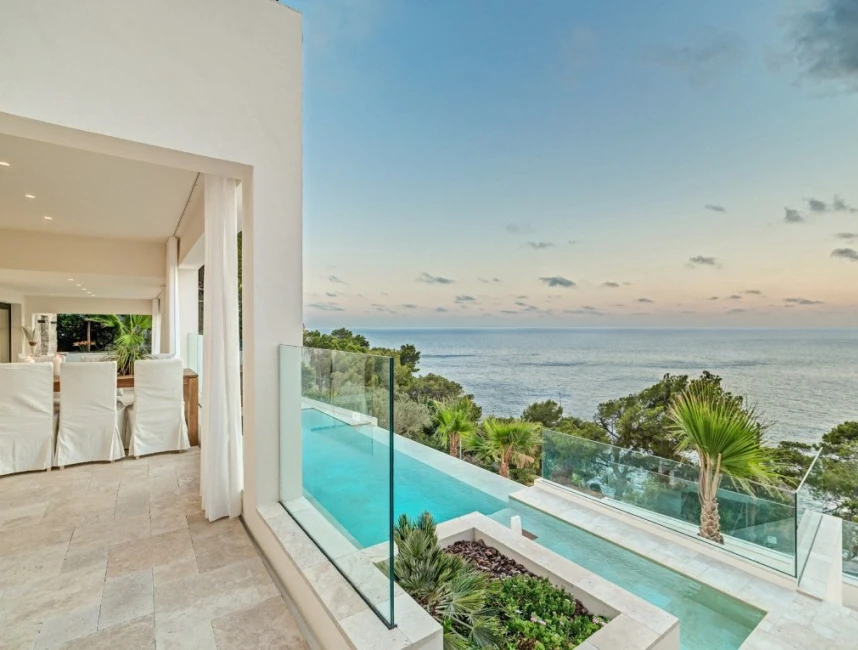 Moderne villa met adembenemend uitzicht op zee-15