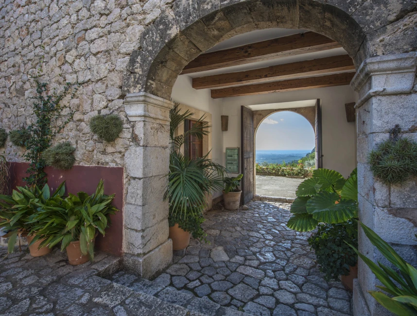 Holiday Rental:Exclusive luxury estate in Valldemossa-3