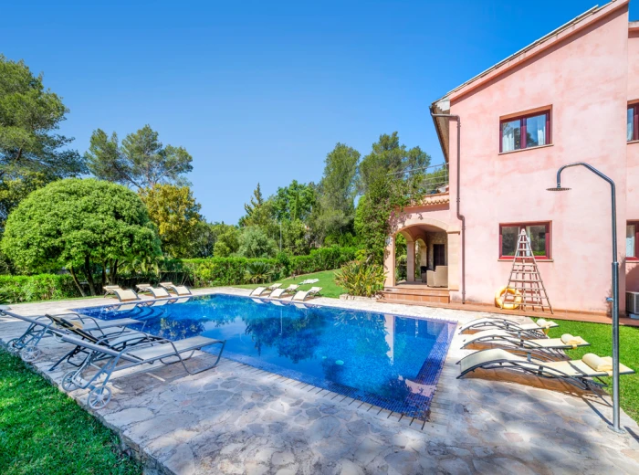 Excellent villa with holiday rental licence-4