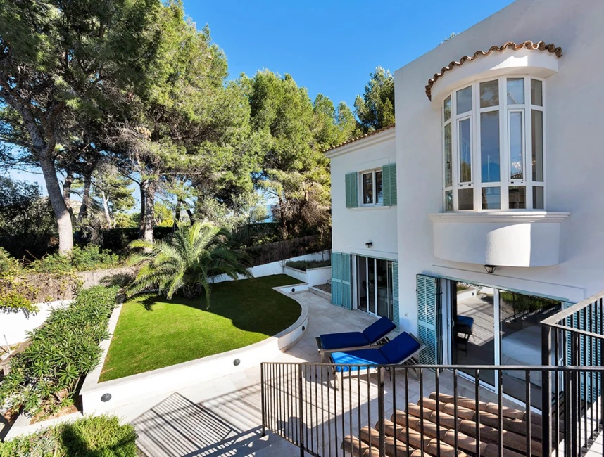 Private luxury villa with partial sea views-18