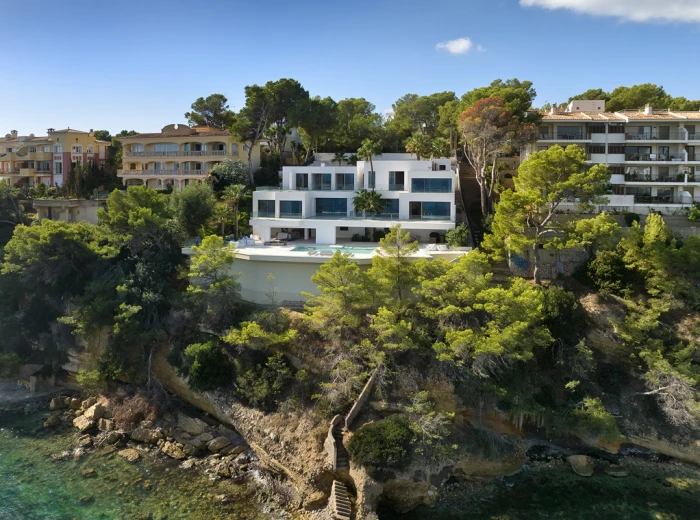 Modern villa vid havet med privat tillgång till havet-10
