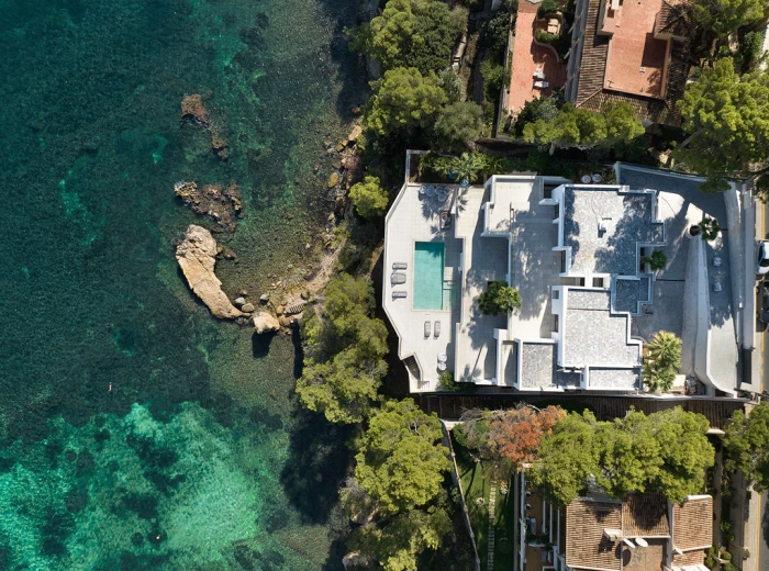 Modern villa vid havet med privat tillgång till havet-11