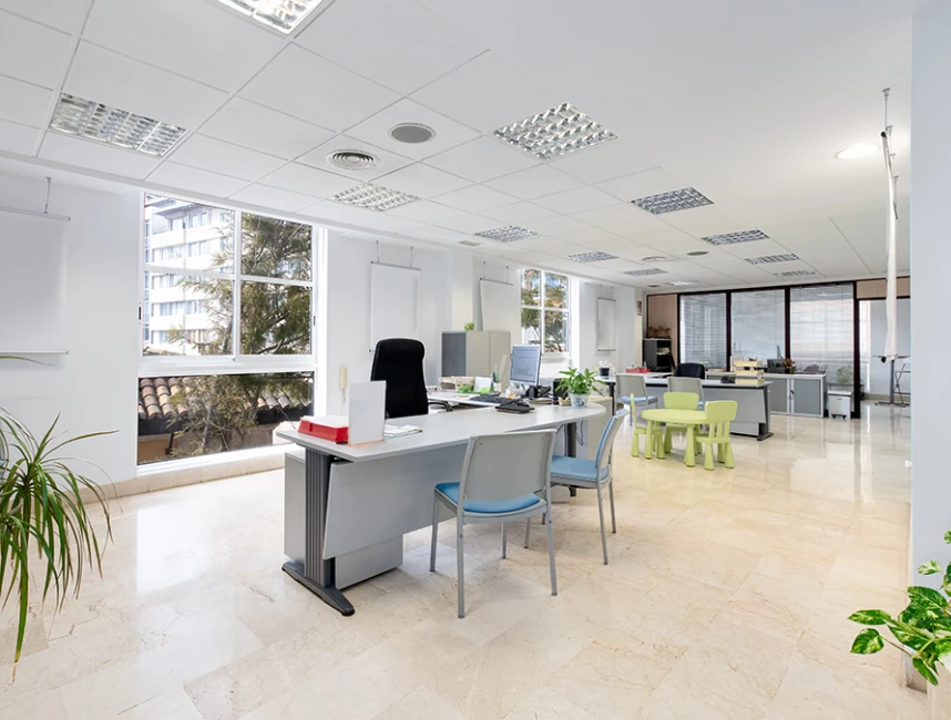 Fantastic office space with parking in the heart of Palma-1